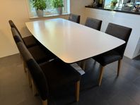Matbord Occasion från Bolia med iläggsskiva