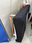 säng 105 cm.