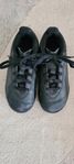 Fotbollsskor Adidas storlek 28