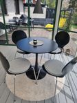 Cafebord med 4 stolar