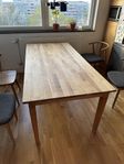 Matbord i massiv ek – 180 x 89 x 74 cm