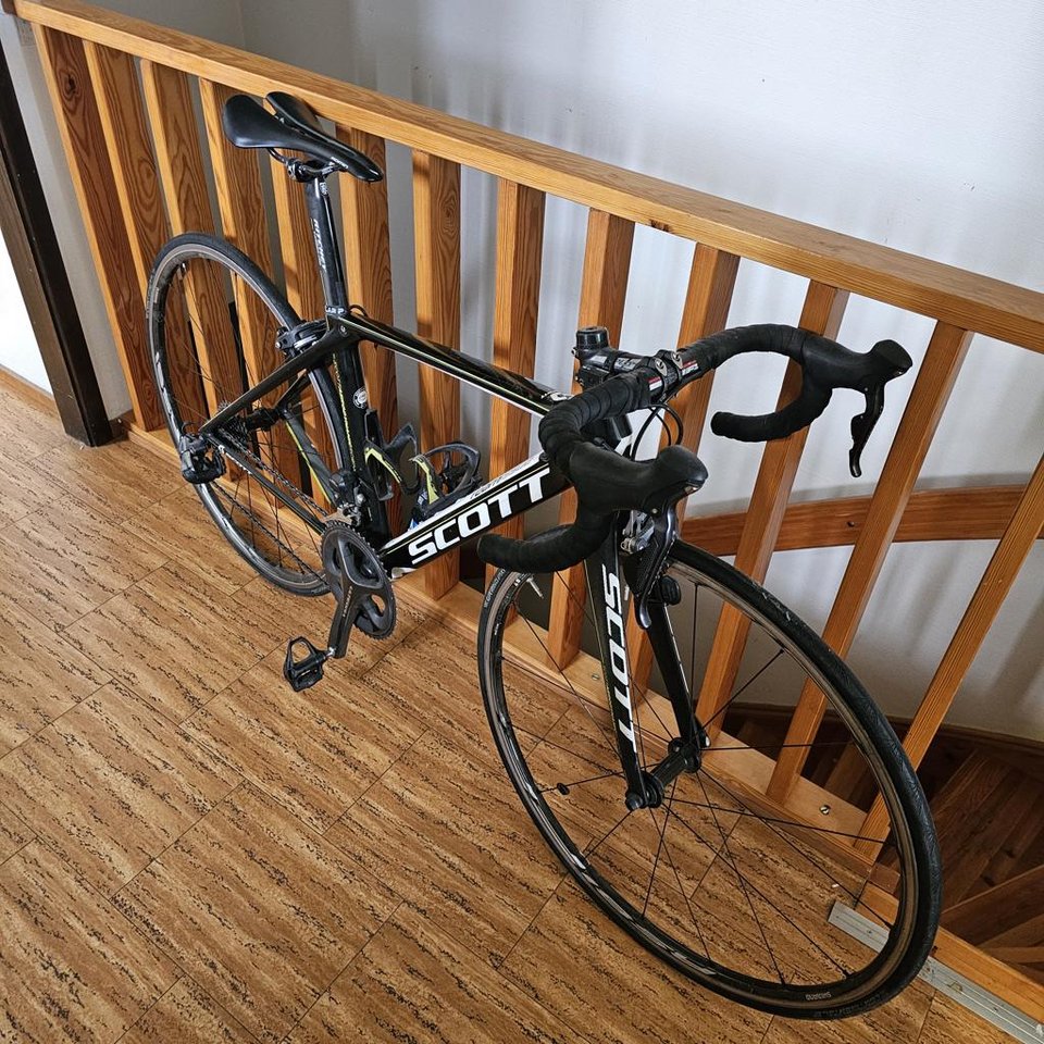 Scott Team Issue