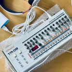 ROLAND TR-09 (trummaskin) Rhythm Composer 