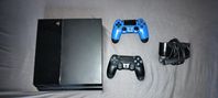 PlayStation 4 med spel och kontroll laddare