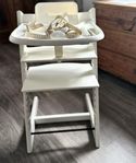 Stokke med babyset, bord och tippskydd