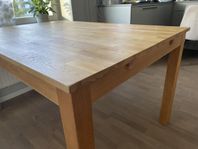 Matbord massivt trä