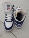 Snygga Adidas basket skor strl 40