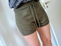 ONLY Olivgröna shorts | storlek M | Oanvända