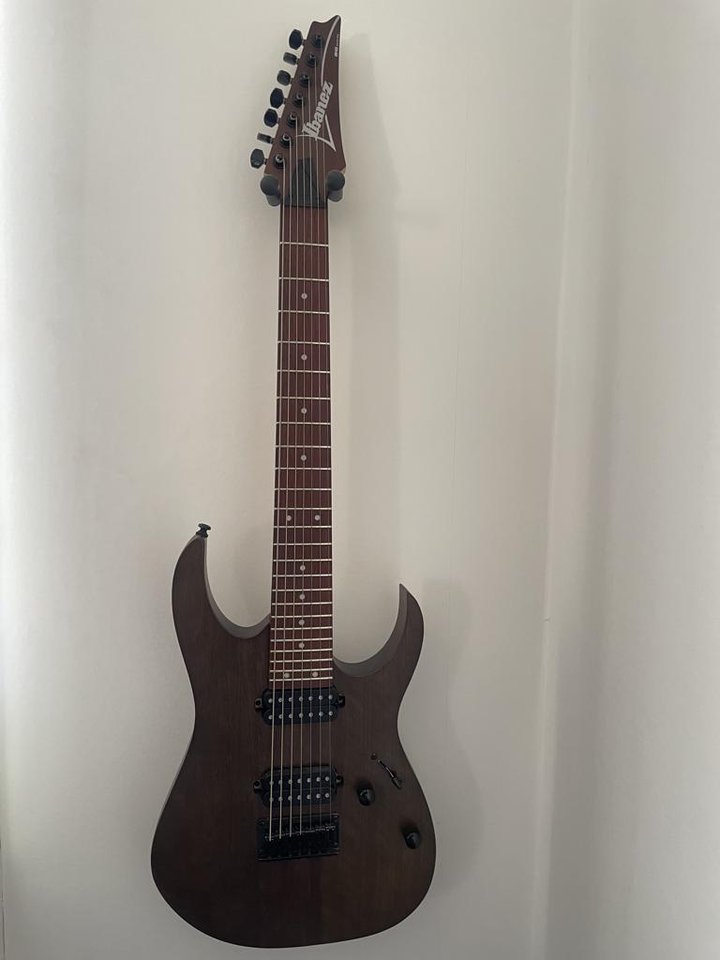 Ibanez Walnut Flat 7- stränga...