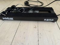 Pedalbord med strömförsörjning 