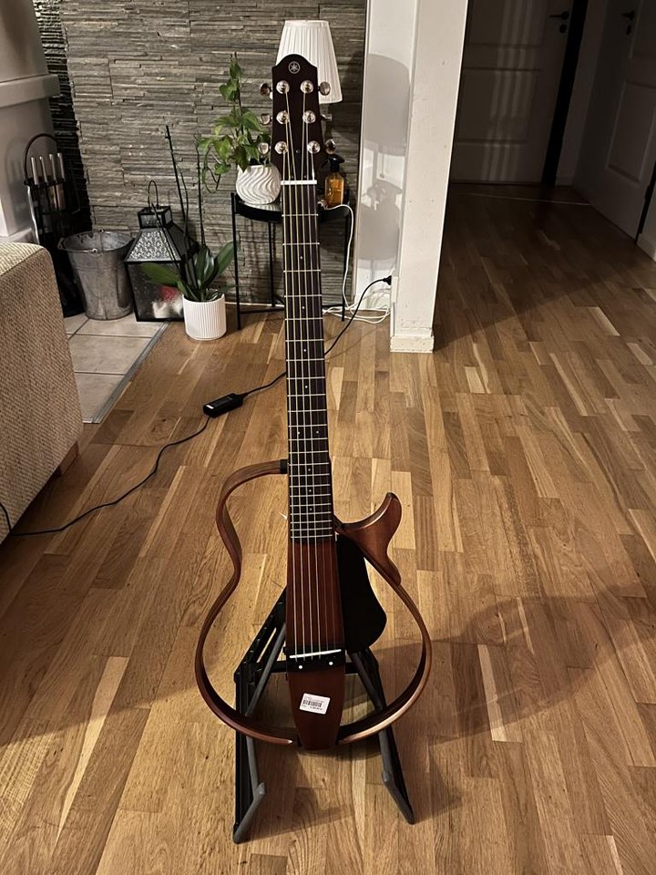 Helt Ny Yamaha Silent Guitar ...