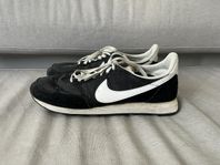 Nike Waffle Trainer