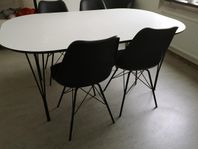 MIO matbord med stolar