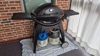 Weber Q300 i fint skick inkl. gasol och tillbehör