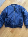 Jackor och Hoodie blandad stl barn