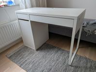 Skrivbord 105 cm X 50 cm