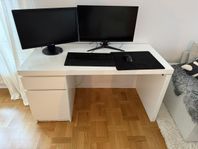 Skrivbord Ikea Malm vit 140x65. Nypris 1 795:-