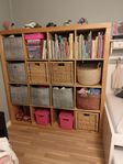 Stor KALLAX-hylla från IKEA – Perfekt för förvaring!