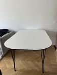 Matbord från Mio 
