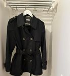 Svart trenchcoat Esprit