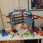 Hotwheels garage 