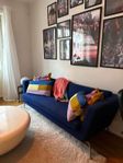 Blå designsoffa