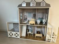 stort dockhus 