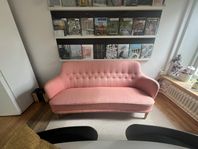 Carl Malmsten Samsas 3-sitssoffa i rosa originaltyg
