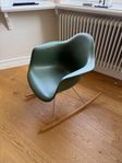 Vitra / Eames RE Plastic Armchair RAR gungstol Forest Green
