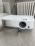 Projektor NEC ME331X – HDMI, full funktion – 81 % lampa 