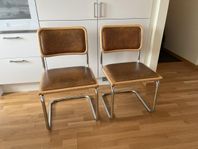 Två Bauhaus-stolar