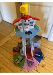 Paw Patrol kommandotornet och bilar