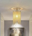 Elegant Taklampa med Guldfärgade Kedjor