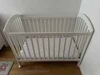 Basson Baby Spjälsäng plus madrass 
