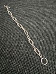 Elegant Silverarmband med små stenar