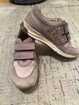 sneakers storlek 33