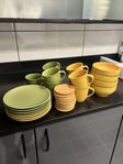 Höganäs kaffemuggar, djupa skålar och assietter 