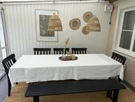 Bord, 5 stolar och bänk 