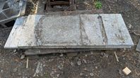 Granitskivor bortskänkes 