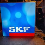 Ljusskylt SKF.