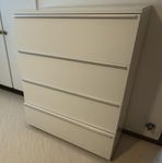 Byrå 4 lådor
