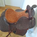 Oanvänd Westernsadel – SIMCO 3108 – Äkta Texas-sadel 