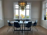Matbord i exklusiv Calacatta marmor säljs till fyndpris!