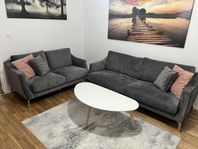 Stilren sammetssoffgrupp i mycket fint skick – 6.000 kr