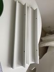 2 st tavelhyllor 55 cm