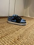 Nike jordan low