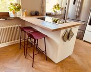 2 st barstolar/köksstolar Normann Copenhagen, modell Form