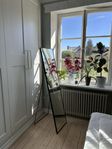 Spegel / Golvspegel, svart KARMSUND