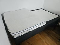 säng från JYSK med DREAMZONE madrass