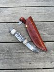 Handgjord jakt kniv